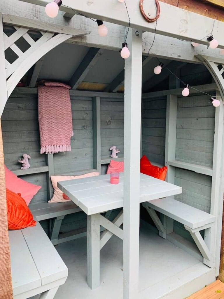 market lodge (780)
