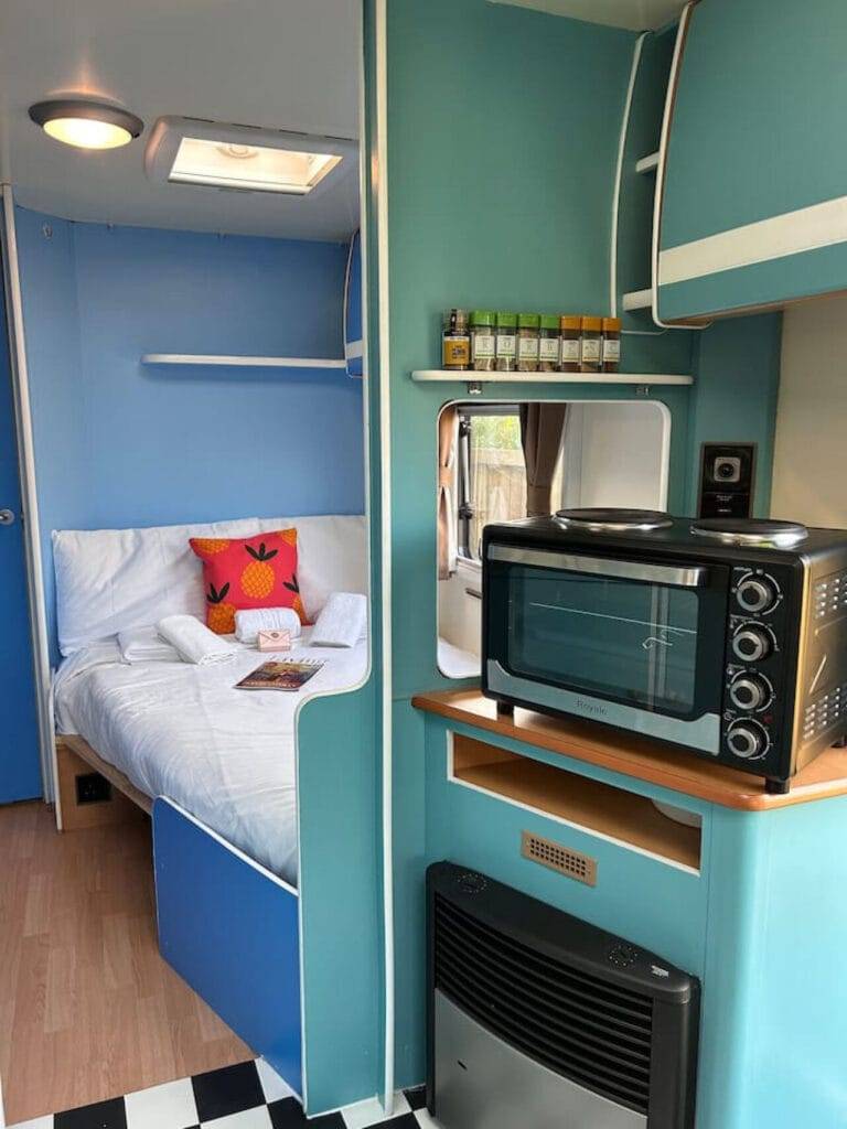 the cosy camper (890)