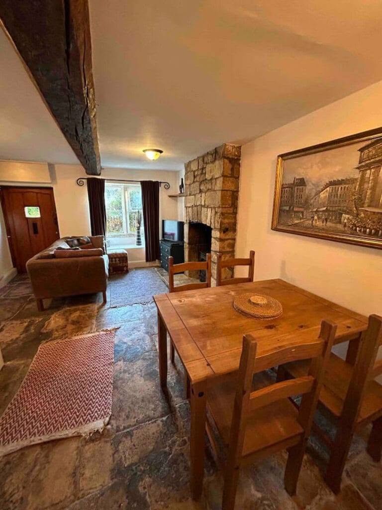 crown cottage (087)